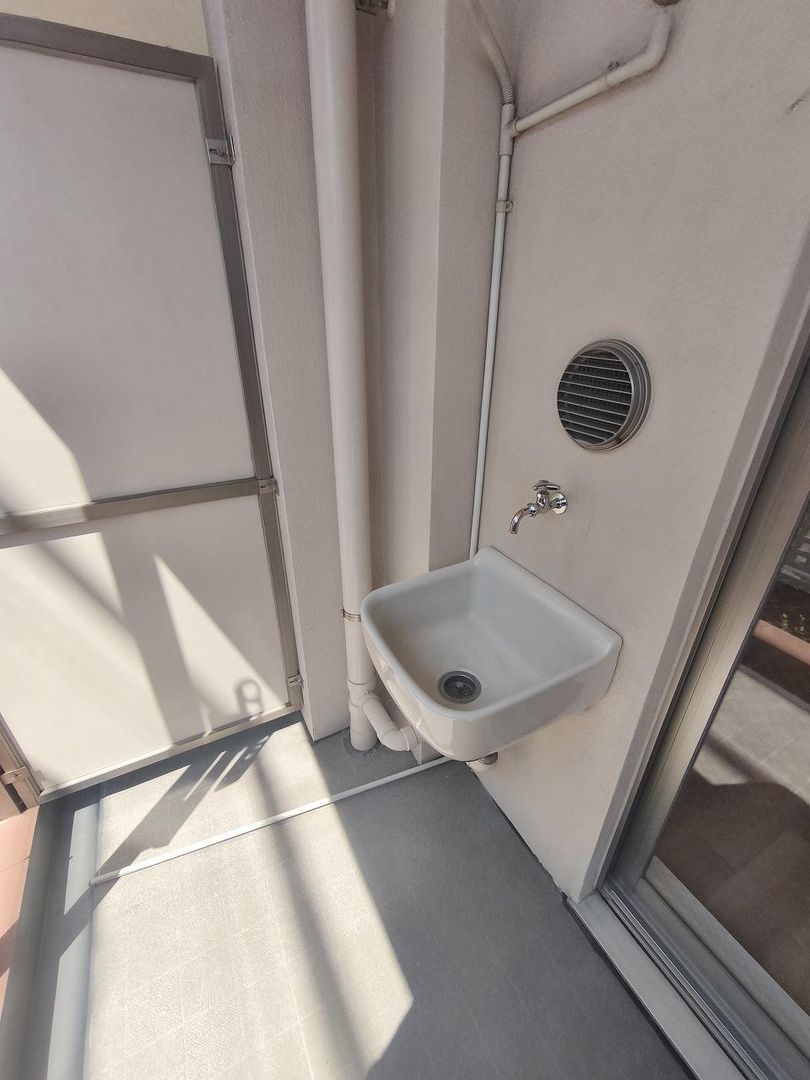 Renovated 3LDK Apartment in Kawasaki, 72m², Near Musashi-Shinjo - Thumbnail 3