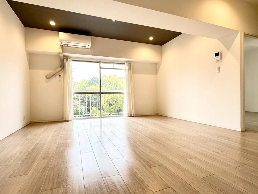 Renovated 1LDK Apartment in Hiratsuka, Kanagawa - Thumbnail 3