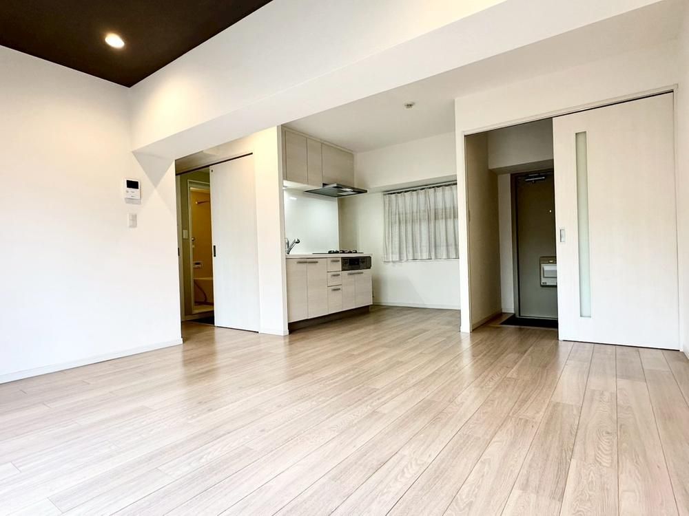 Renovated 1LDK Apartment in Hiratsuka, Kanagawa - Thumbnail 4