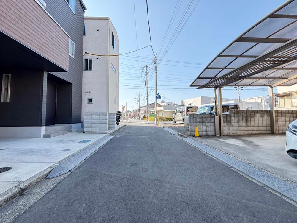 3-Storey 2LDK+S House for Sale in Higashi-Urawa, Saitama - Thumbnail 3