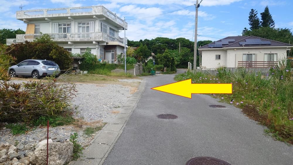 Large 799 Tsubo Land for Sale in Motobu, Okinawa with Mountain Views - Thumbnail 4