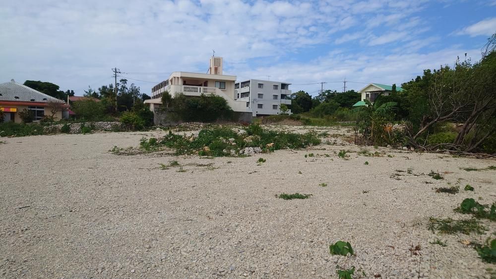 Large 799 Tsubo Land for Sale in Motobu, Okinawa with Mountain Views - Thumbnail 2