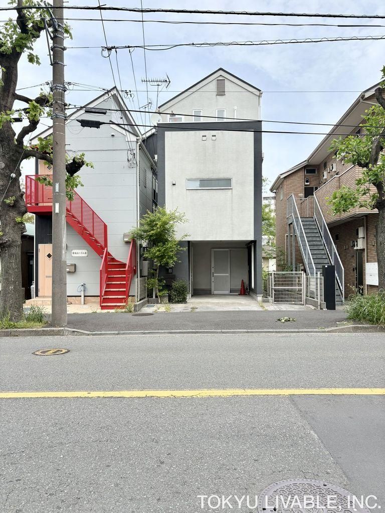 3-Story House for Sale in Yokohama Isogo Ward 105.98 sqm - Thumbnail 2