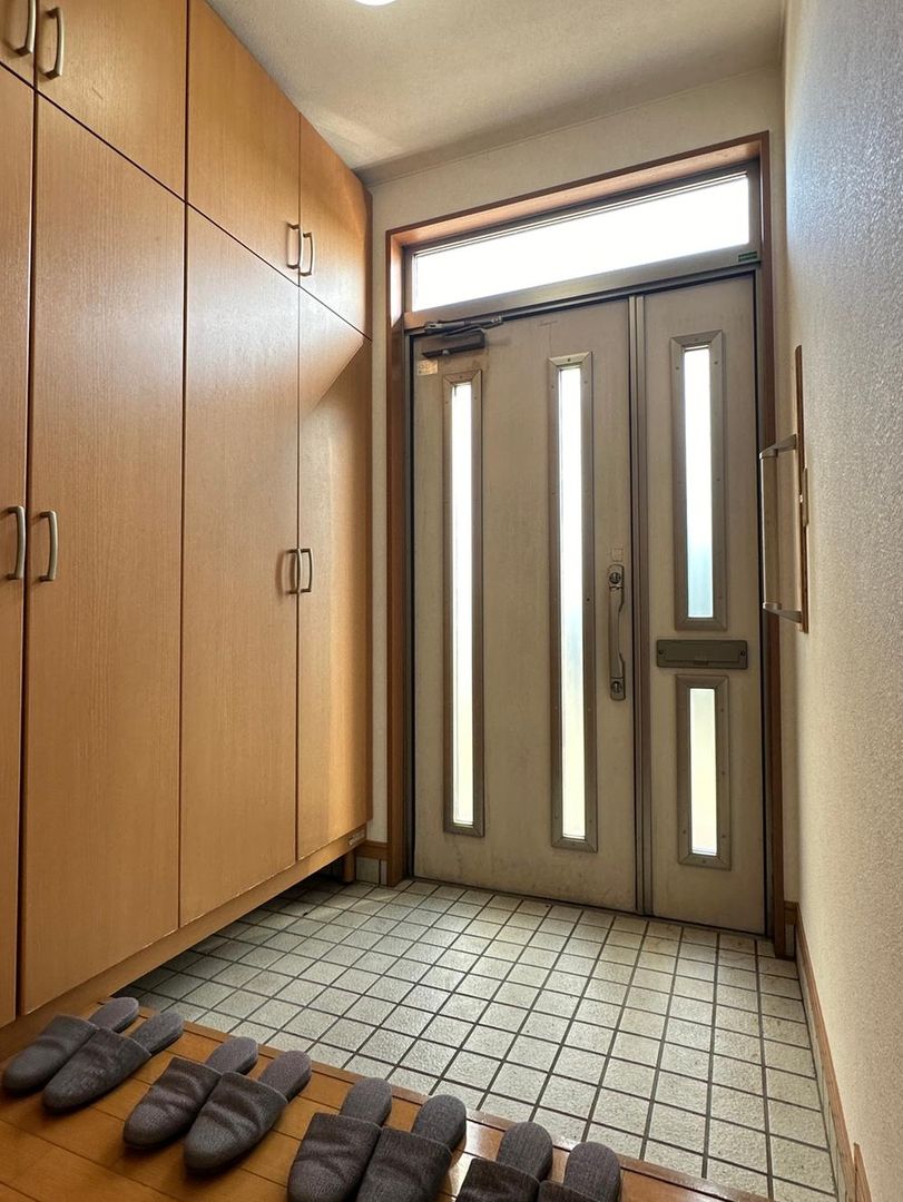 Renovated 7LDK House on Corner Lot in Tsukigata, Hokkaido - Thumbnail 2