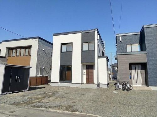 Modern 4LDK House in Kushiro Town, Hokkaido - Thumbnail 2