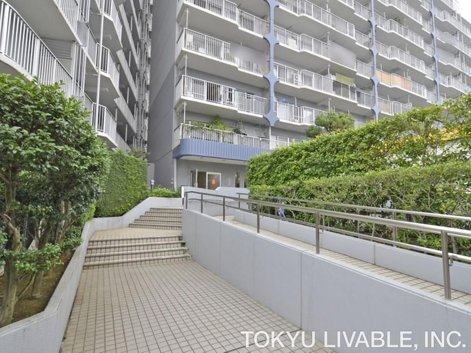 4LDK Apartment for Sale in Kawaguchi, Saitama - 87m2 - Thumbnail 2
