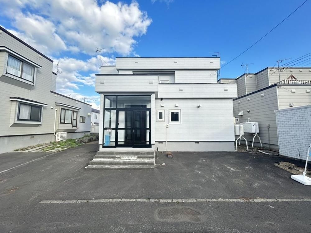 Renovated 4LDK House in Ebetsu, Hokkaido with 229m2 Land - Thumbnail 4