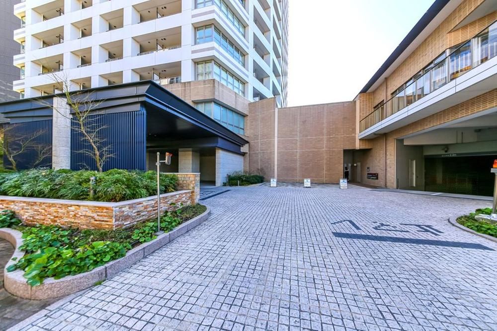 The Parkhouse Nishi-Shinjuku Tower 60 2LDK Apartment for Sale - Thumbnail 2