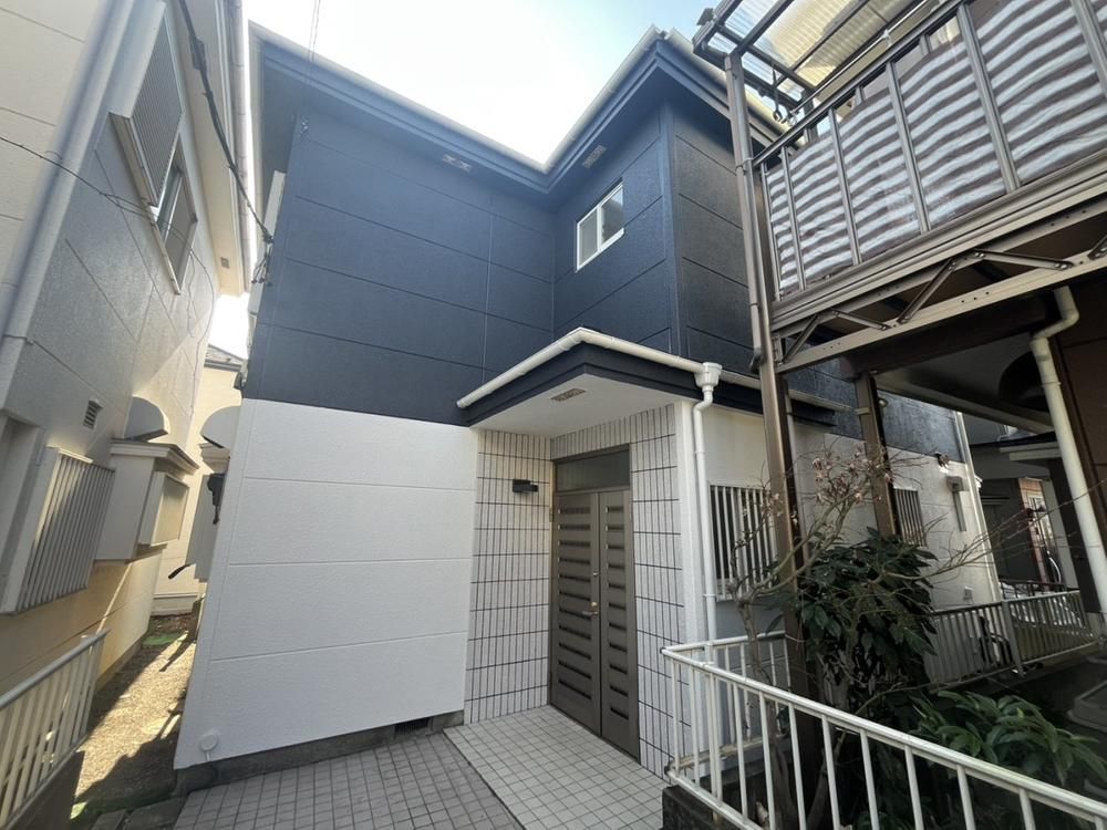 Renovated 3LDK House for Sale in Akishima, Tokyo - Thumbnail 2