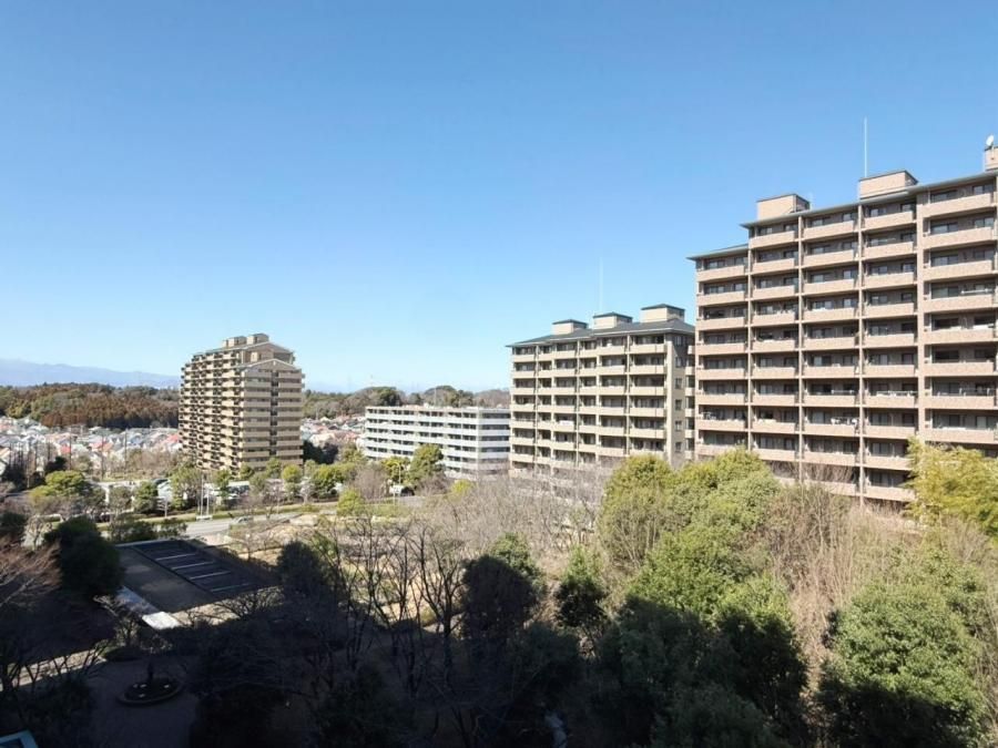 3LDK Apartment for Sale in Yokohama Izumi Ward - Thumbnail 2