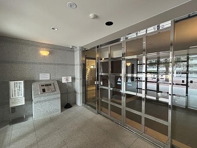 2021-Built 3LDK Apartment in Park Square Mitsuzawa Park, Yokohama - Thumbnail 4