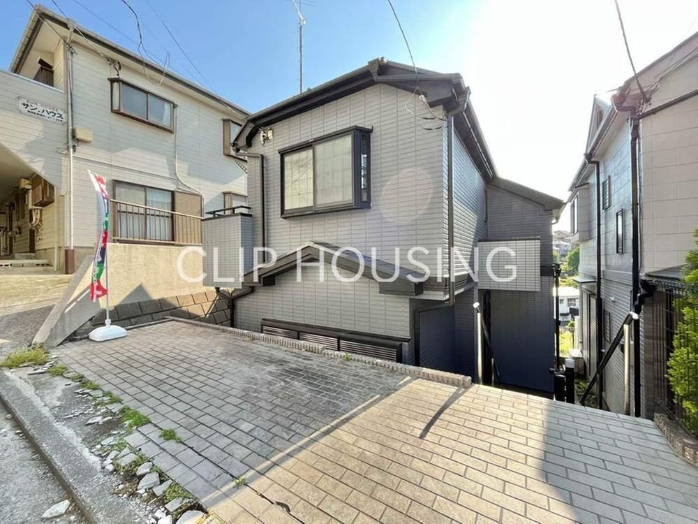 Renovated 4LDK House for Sale in Tsurumi Ward, Yokohama - Thumbnail 2