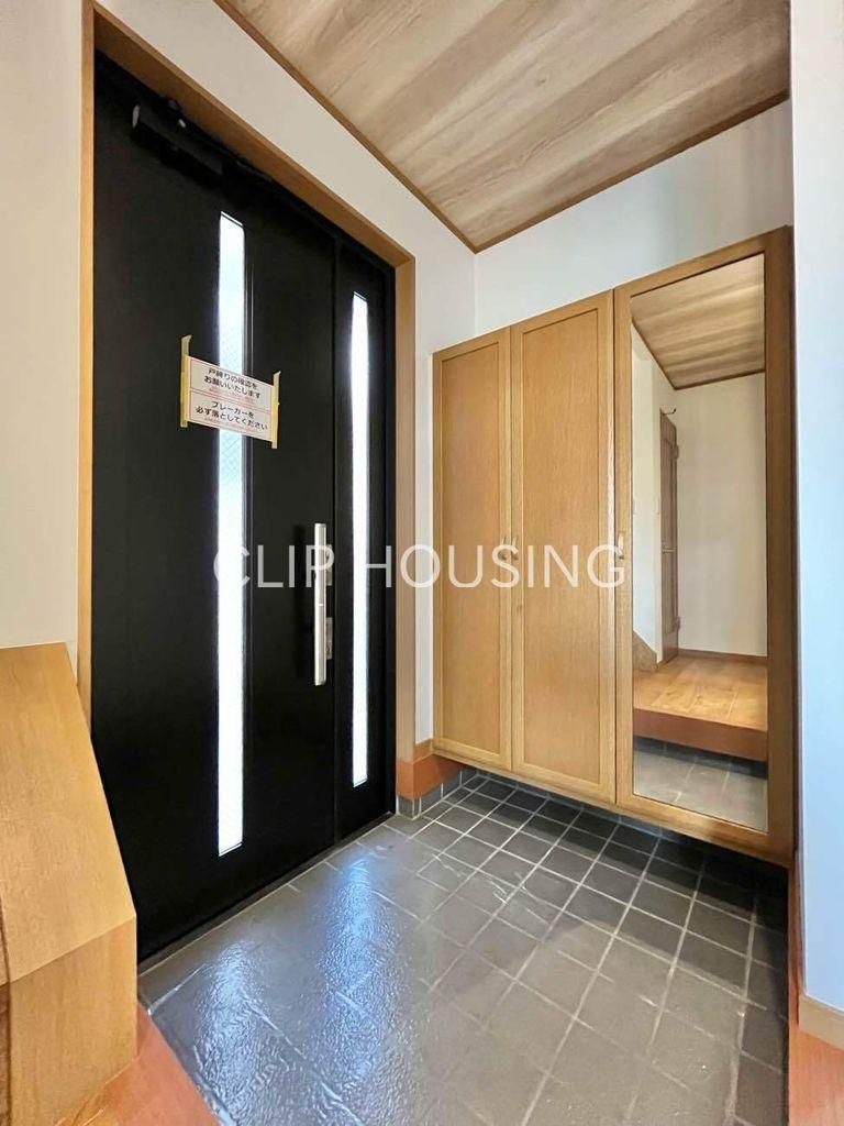 Renovated 4LDK House for Sale in Tsurumi Ward, Yokohama - Thumbnail 3