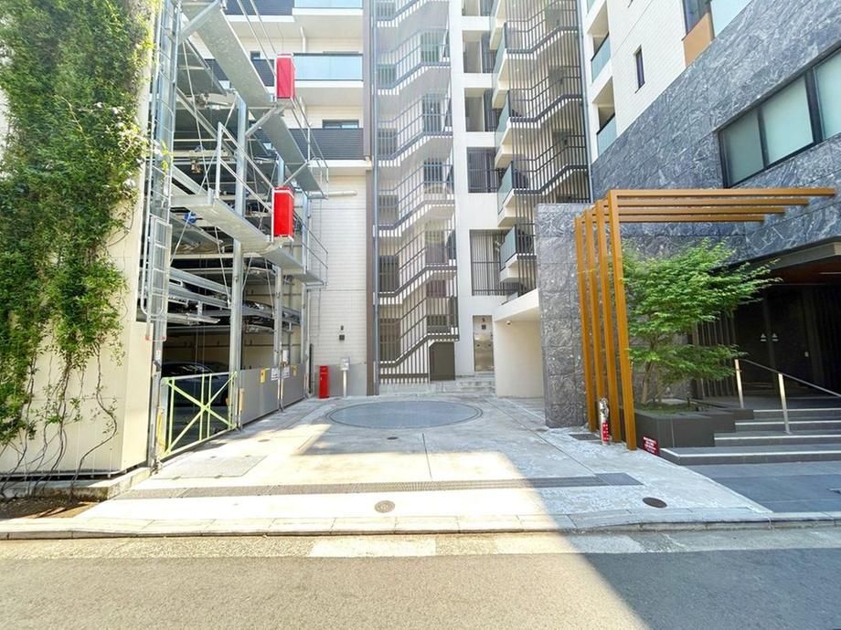 2LDK Apartment for Sale in Nishi Ward, Yokohama - Thumbnail 3