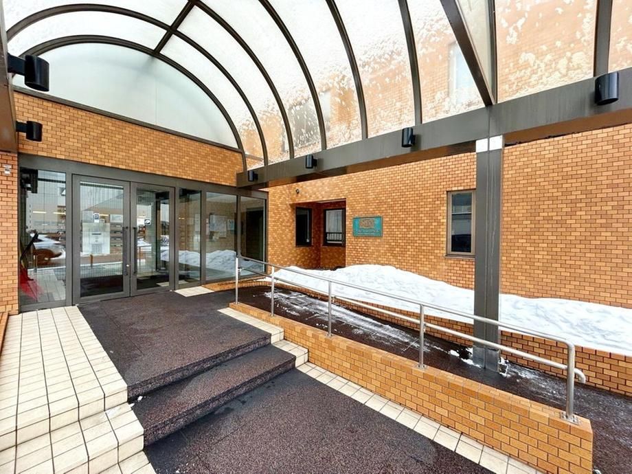 3LDK Apartment for Sale in Yamanote, Sapporo - Lions Mansion - Thumbnail 2