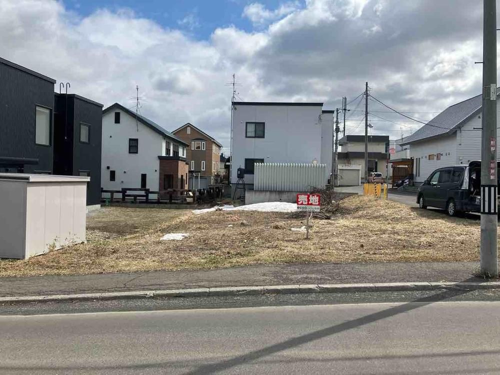 276 sqm South-Facing Corner Land for Sale in Toyohira Sapporo - Thumbnail 3