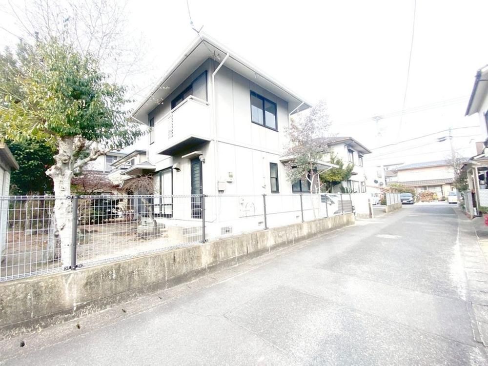 3LDK House for Sale in Saga City with 246 sqm Land - Thumbnail 2