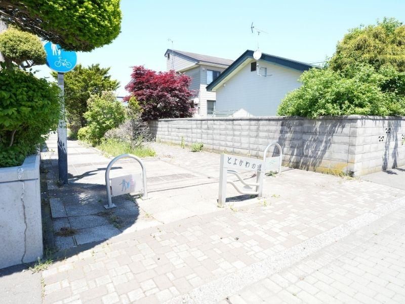 3LDK Single-Story House in Tomakomai with 98 Tsubo Lot - Thumbnail 3
