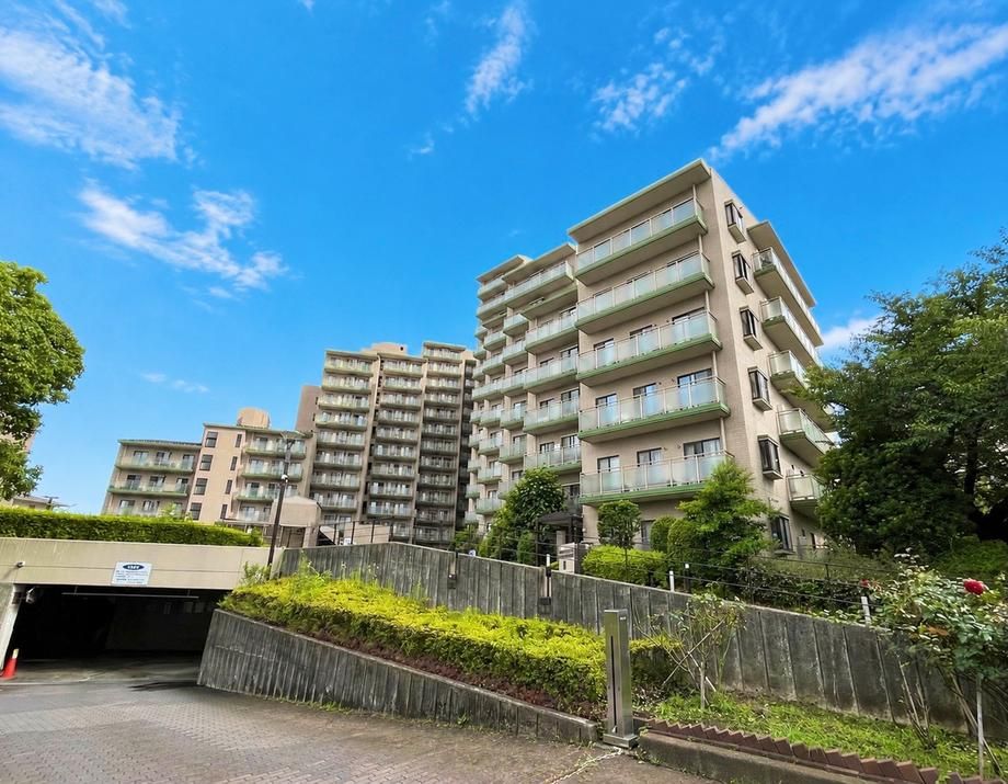 Forest Park Shikisai no Oka Apartment in Tsuzuki Ward - Thumbnail 3