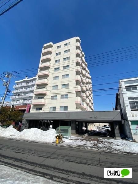 3DK Apartment in Asahikawa, Hokkaido with Mountain Views - Image 1