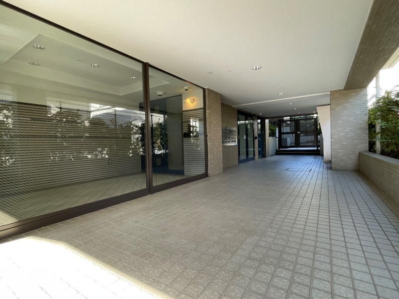 3LDK Renovated Apartment for Sale in Kohoku Ward, Yokohama - Thumbnail 2