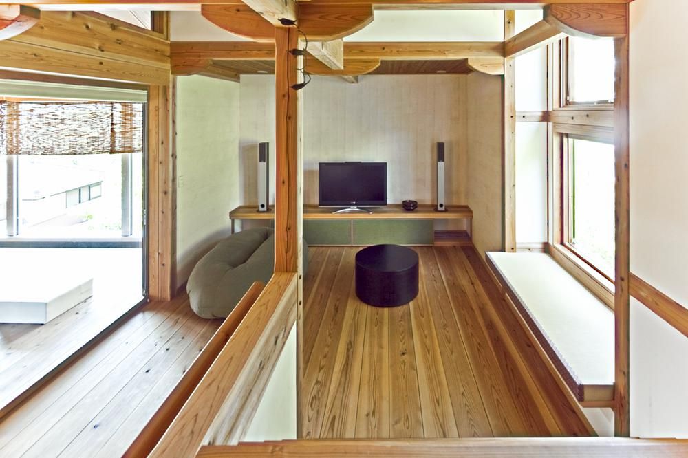Unique Earth-Temperature House in Hachioji with Mountain Views - Thumbnail 3