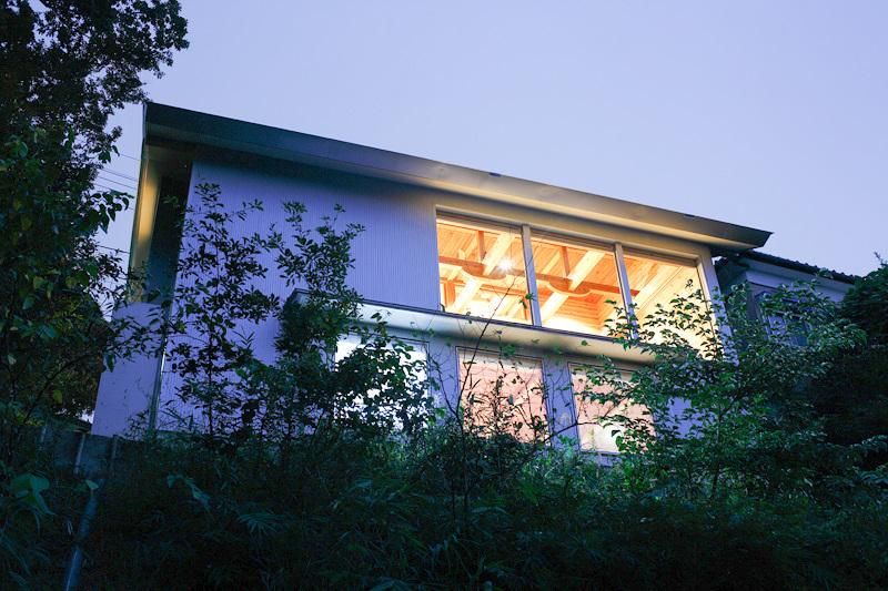 Unique Earth-Temperature House in Hachioji with Mountain Views - Thumbnail 2