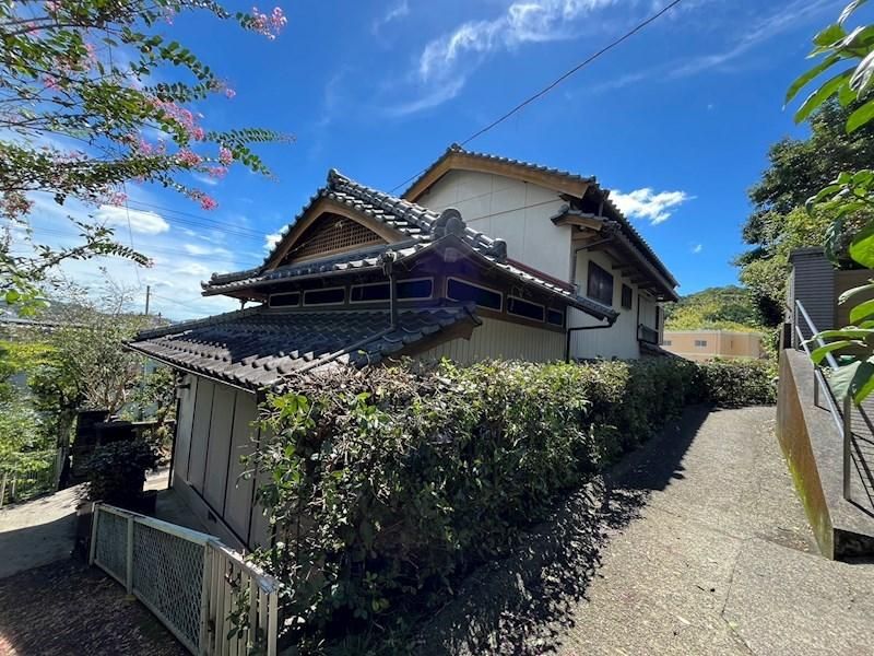 6DK Detached House in Kochi City, 145 m², 9.8 Million Yen - Thumbnail 2