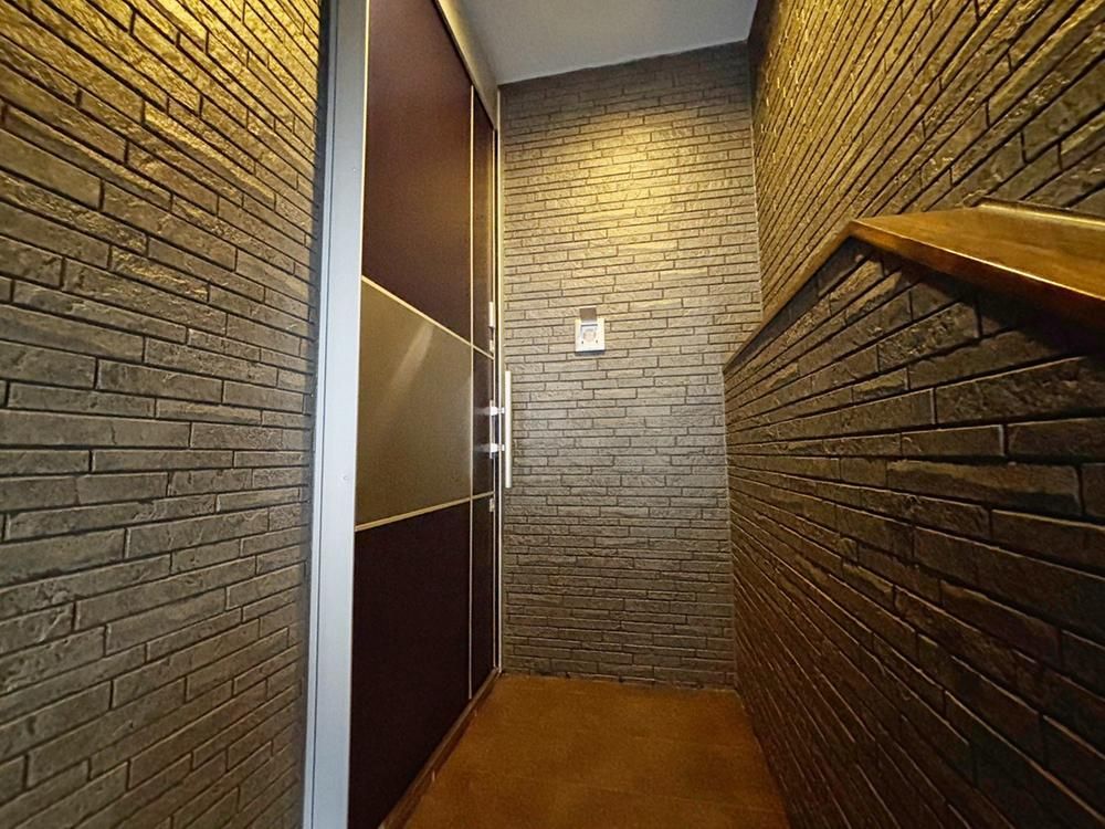 3-Storey Renovated House in Moriguchi, Osaka with Office Space - Thumbnail 4