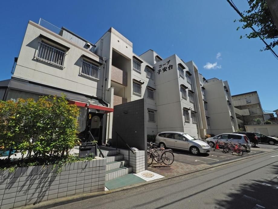 3LDK Corner Apartment for Sale in Kanagawa Ward, Yokohama - Thumbnail 2