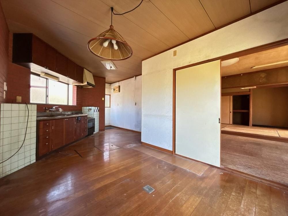 5DK Family Home on Corner Lot in Fuji City, Shizuoka - Thumbnail 4