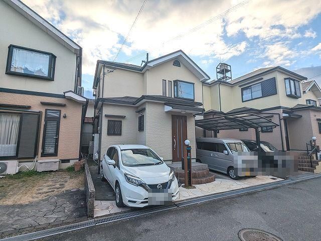 Renovated 4LDK House for Sale in Hirakata, Osaka - Thumbnail 2