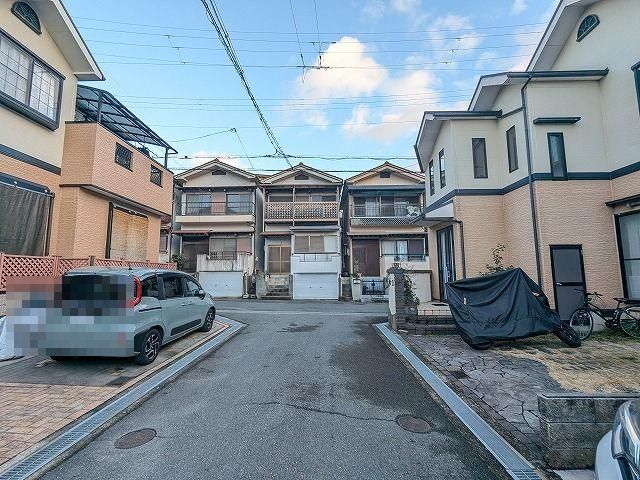 Renovated 4LDK House for Sale in Hirakata, Osaka - Thumbnail 3