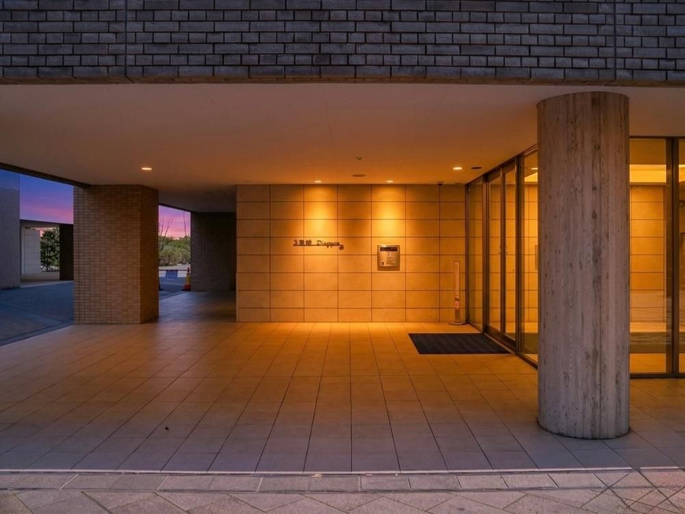 Renovated 2LDK Apartment in Yokohama's Totsuka-ku - Thumbnail 3