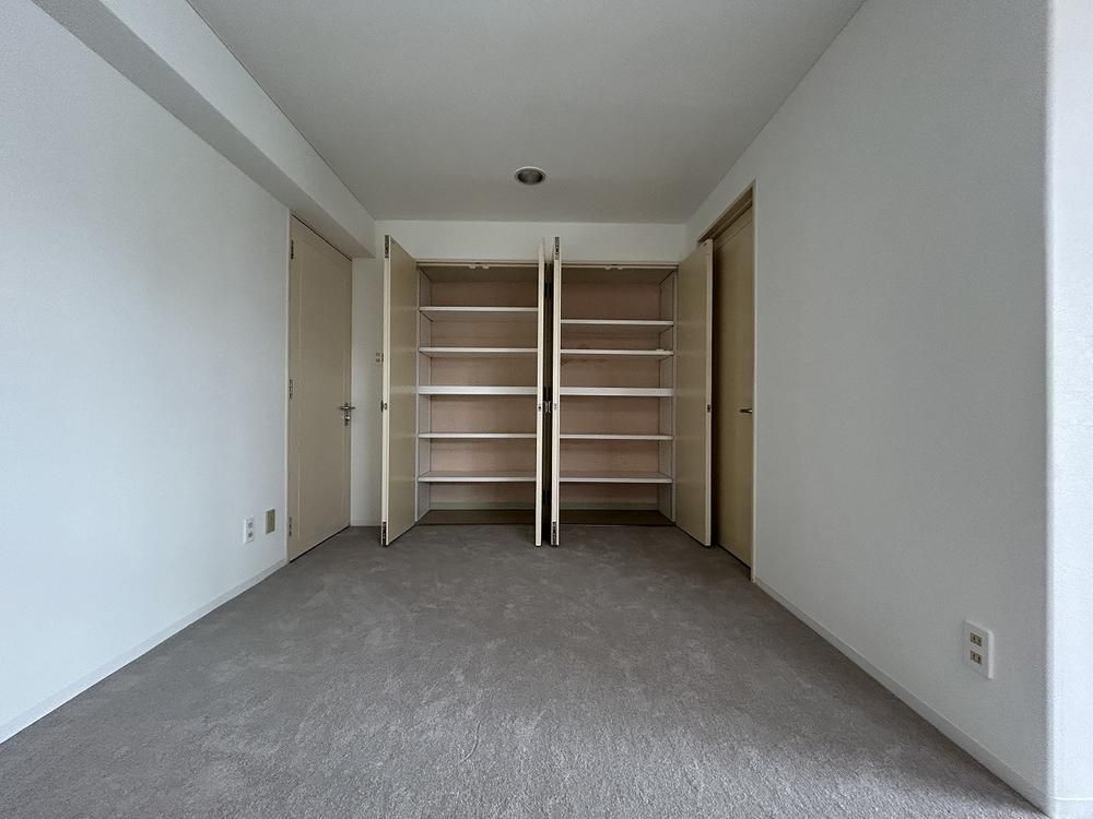 Spacious 3LDK Apartment for Sale in Miyazaki City with River Views - Thumbnail 4