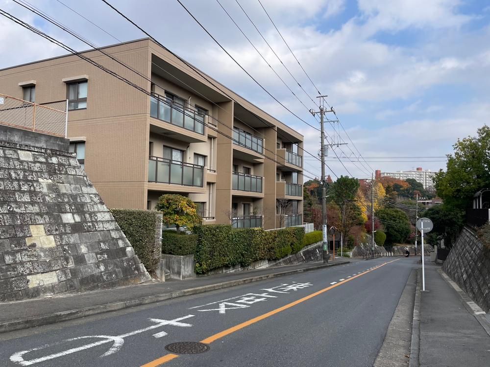 3LDK Top-Floor Corner Apartment in Kawasaki, 85.98m2 - Thumbnail 3