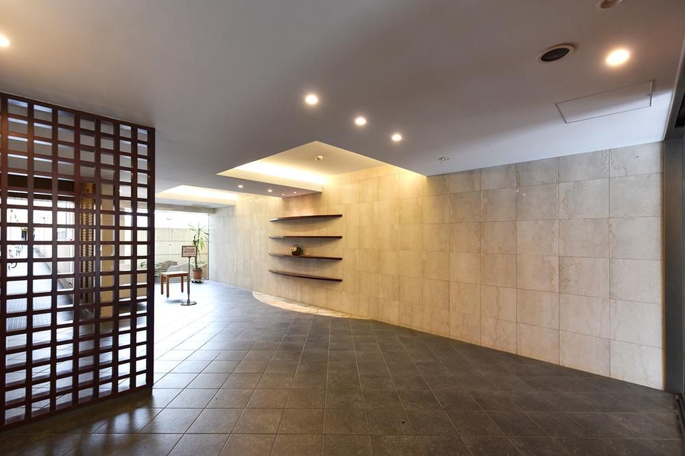 Renovated 2LDK Apartment with Terrace in Kawasaki, Kanagawa - Thumbnail 3