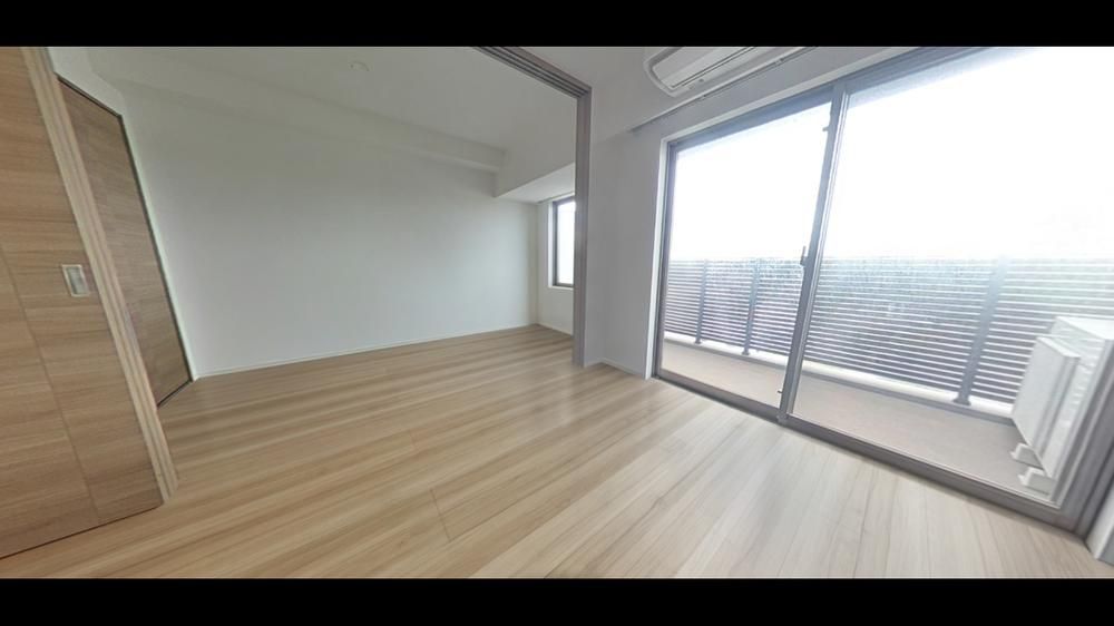 Top-Floor 1LDK+S Apartment with Mt. Fuji View in Chigasaki - Thumbnail 3