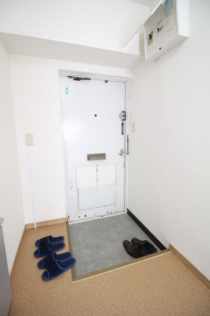 1DK Apartment for Sale in Tsurumi-ku, Yokohama – 31.5m², Near Station - Thumbnail 3