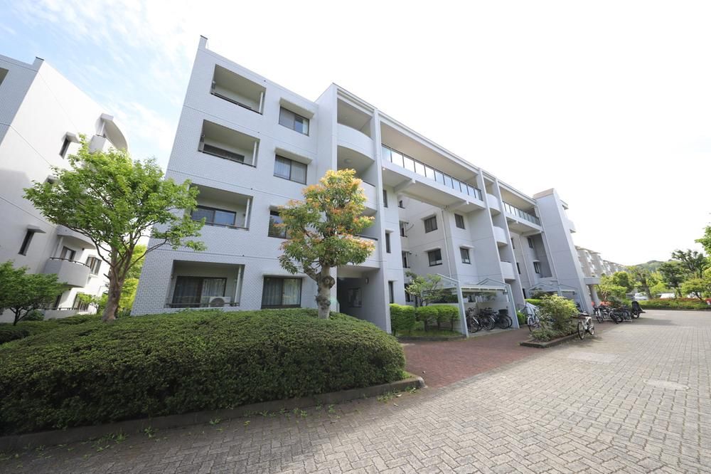 4LDK Apartment for Sale in Kanazawa Ward, Yokohama - Thumbnail 2