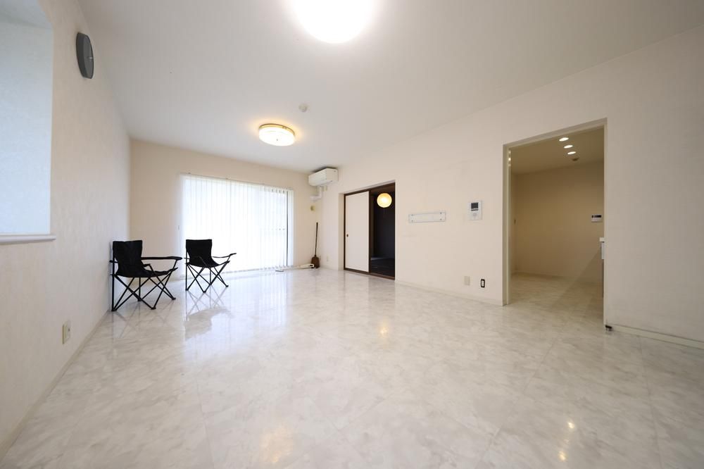 4LDK Apartment for Sale in Kanazawa Ward, Yokohama - Thumbnail 3