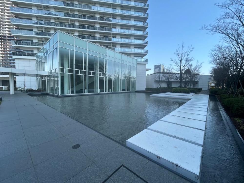 2LDK Apartment on 48th Floor in Chuo-ku, Tokyo for 250 Million Yen - Thumbnail 2