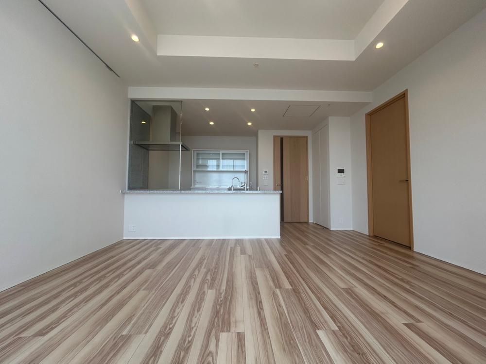 2LDK Apartment on 48th Floor in Chuo-ku, Tokyo for 250 Million Yen - Thumbnail 3