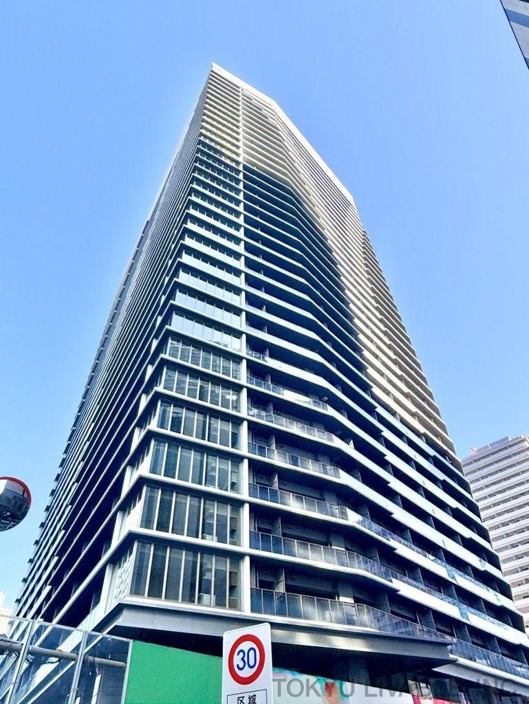 New 1LDK Apartment for Sale in Minato-ku, Tokyo - Thumbnail 3
