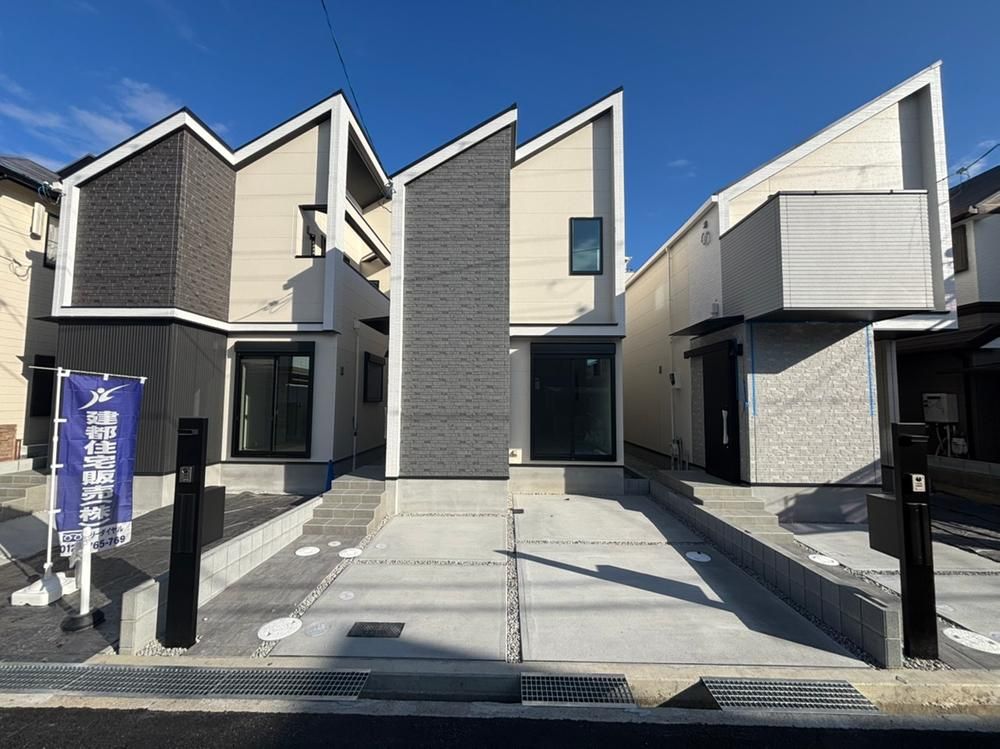 New 4LDK House for Sale in Takatsuki, Osaka - Thumbnail 2