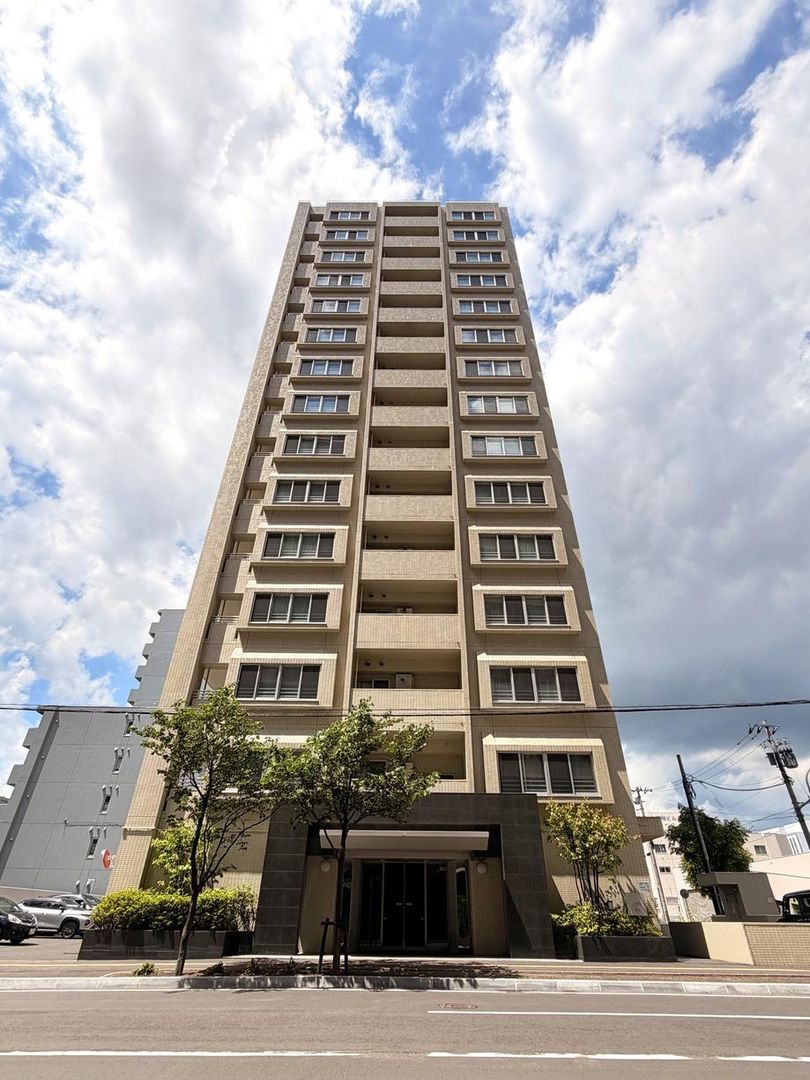 Renovated 1LDK Apartment in Sapporo Chuo Ward for Sale - Thumbnail 4