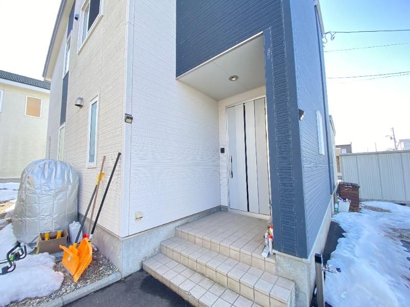 4LDK Detached House in Hakodate with Solar Panels and Parking - Thumbnail 2