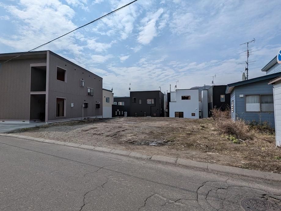 Land for Sale in Minami-ku, Sapporo - 327.75 sqm - Thumbnail 2