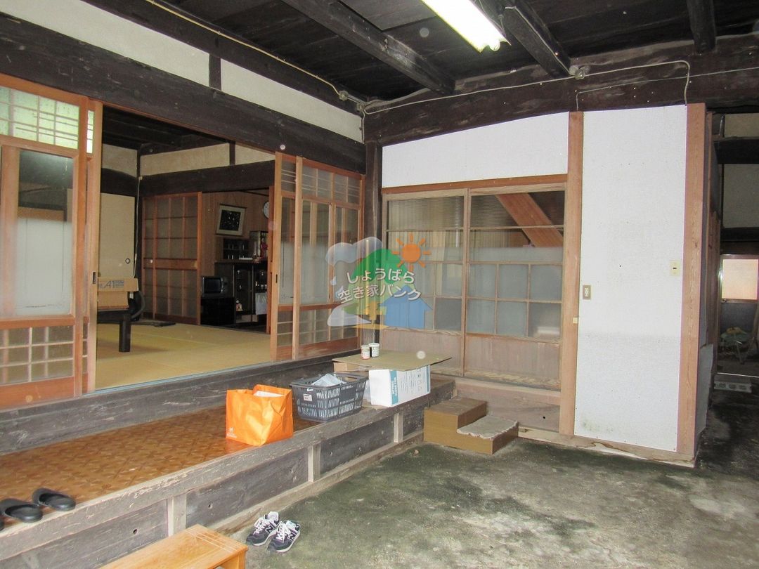 Over 100-Year-Old Two-Storey House in Shobara, Hiroshima - Thumbnail 4