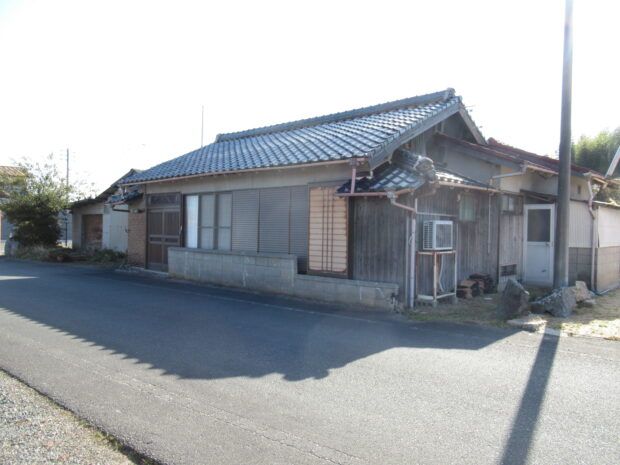 1977 Wooden House on 349m² Land in Yamaguchi City - Aio Futoshima - Thumbnail 2